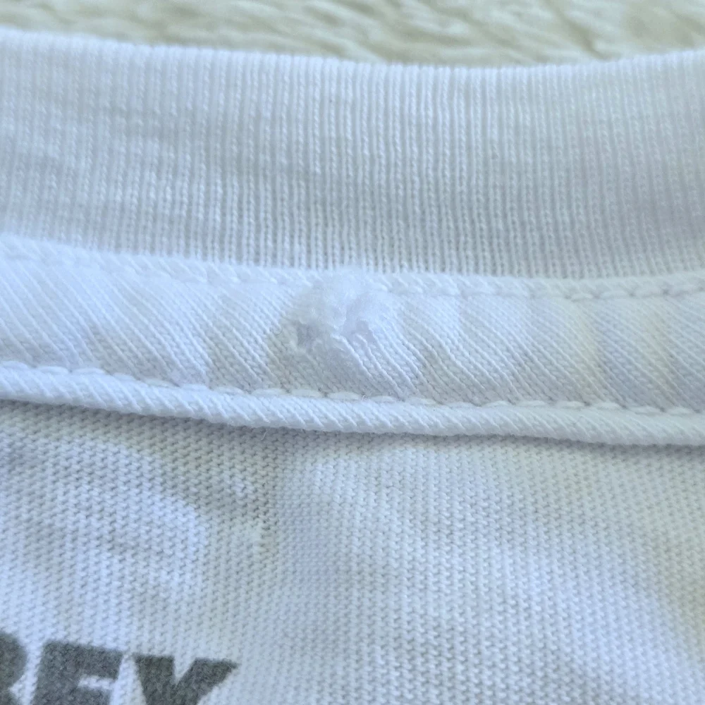 Obey Worldwide🌐 Peace✌️ Dove🕊 Graphic Tee👕 - NWT - Picture 14 of 15
